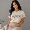 Camiseta Cristiana FORTALECIDA para Mujer | Camisa de Fe con Cruz | Ropa Cristiana Inspiradora