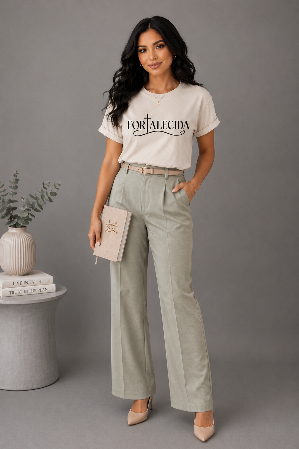 Camiseta Cristiana FORTALECIDA para Mujer | Camisa de Fe con Cruz | Ropa Cristiana Inspiradora